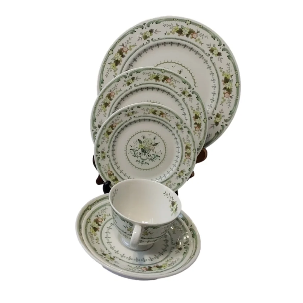 ROYAL DOULTON BONE CHINA T. C 1034 PROVENCAL 6 PIECE PLACE SETTING‎ DINNER FOR 1